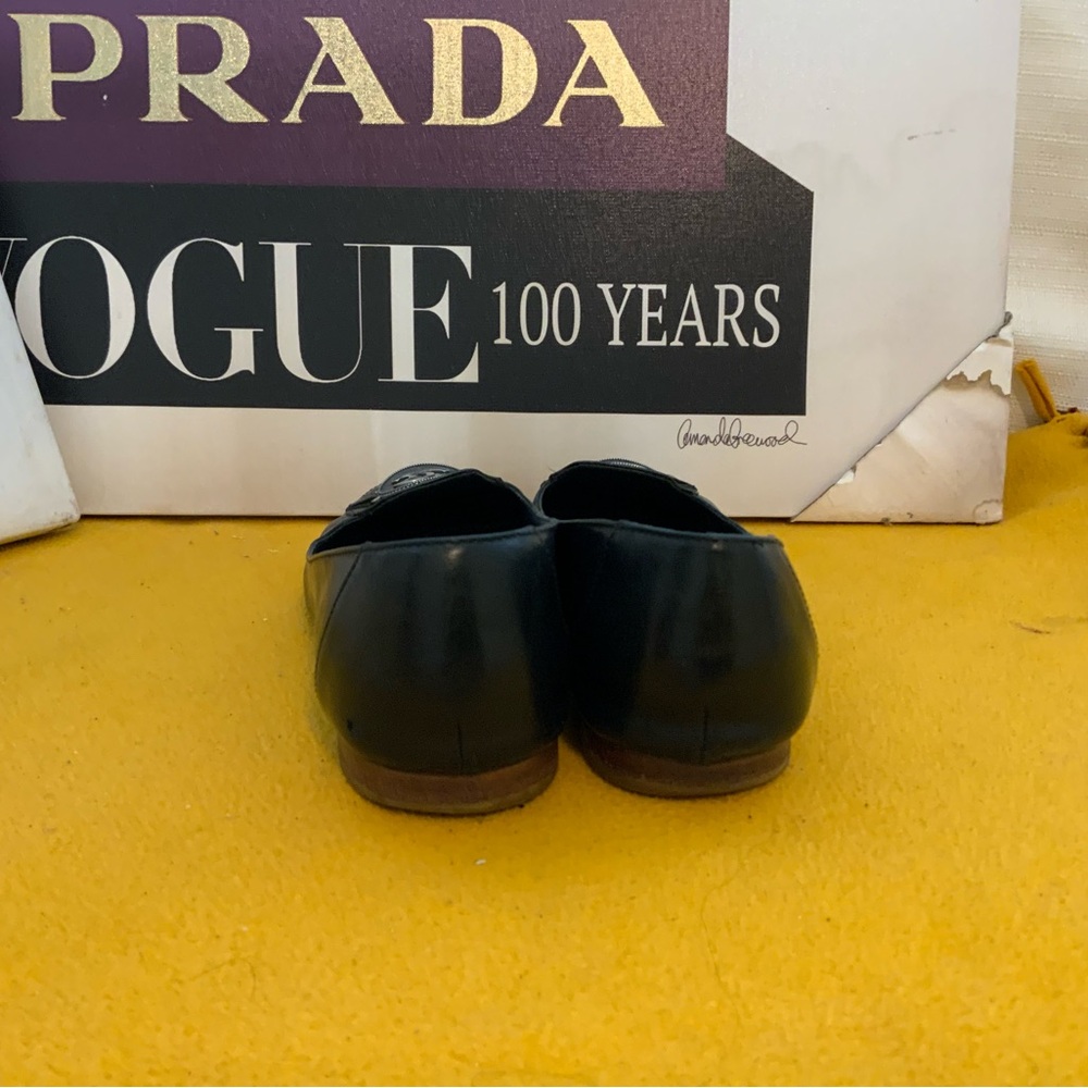 Pair of original Chanel black leather flats with Medallion CC logo size 41 - Picture 5 of 7